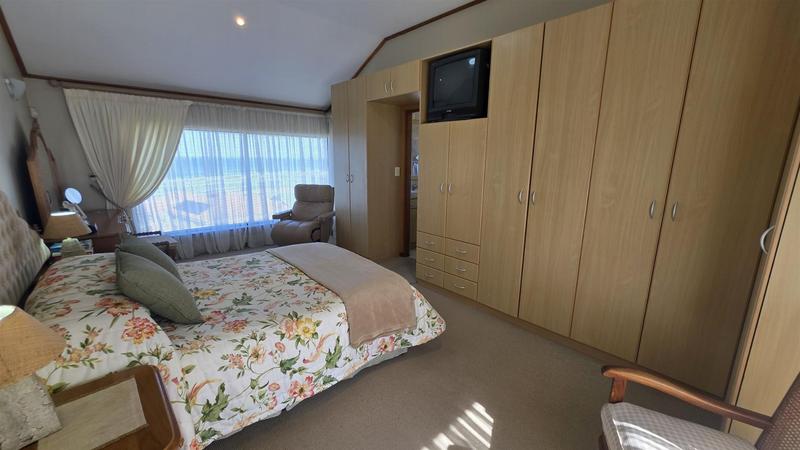 3 Bedroom Property for Sale in Glentana Western Cape